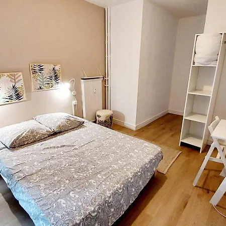 Cream 1ch - Vue Pyrenees & Parking *